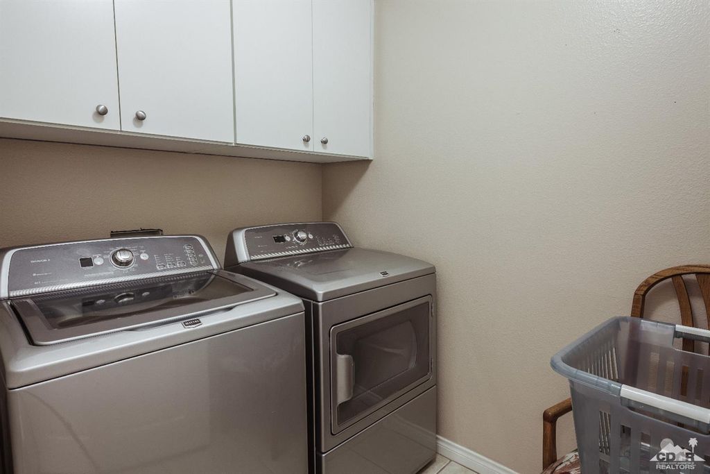 listing image 10995737440015548216