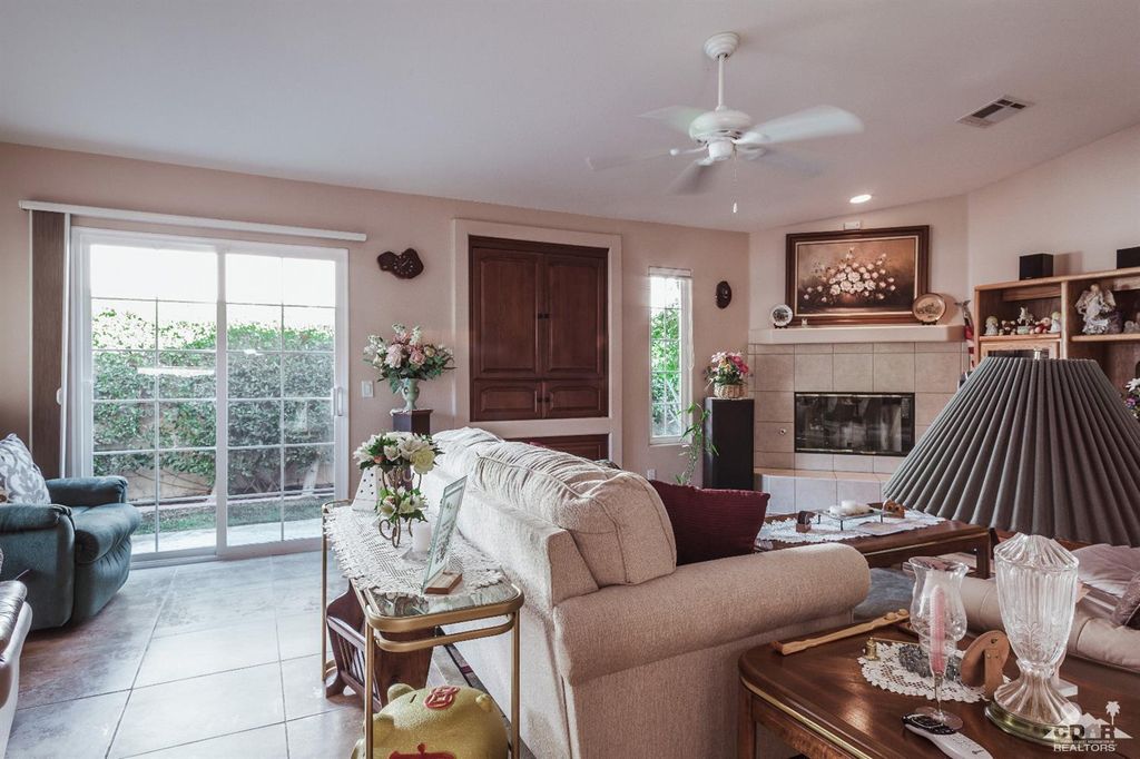 listing image 10992662296227978791