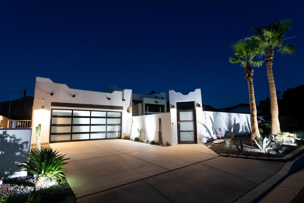 Photo of 53770 Avenida Rubio, La Quinta, CA 92253 (MLS # 219139244)