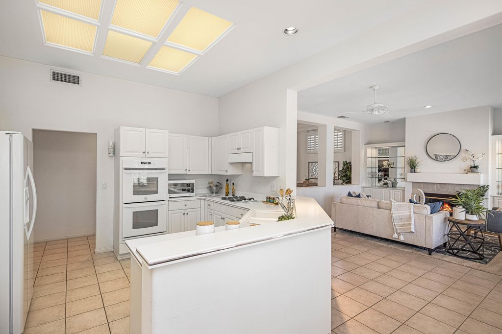 listing image 10993106082431281735