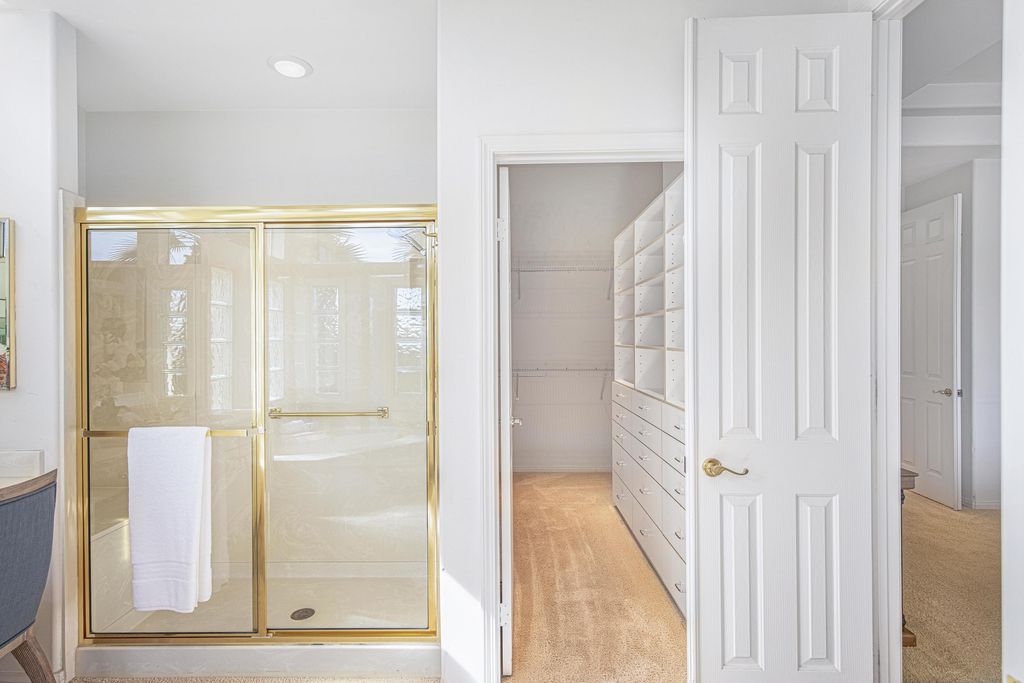 listing image 10990856467536648447
