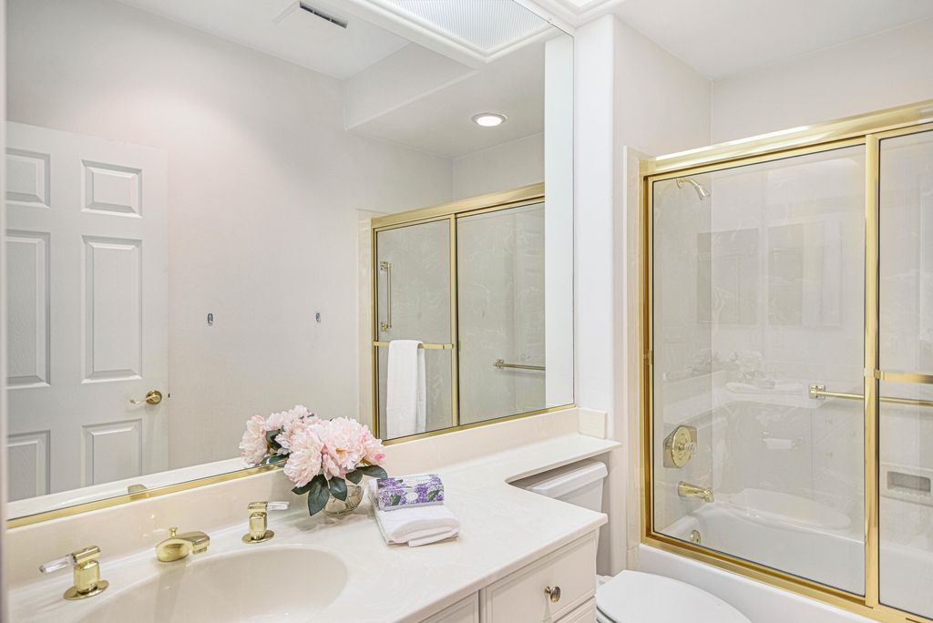 listing image 10998593051021303614