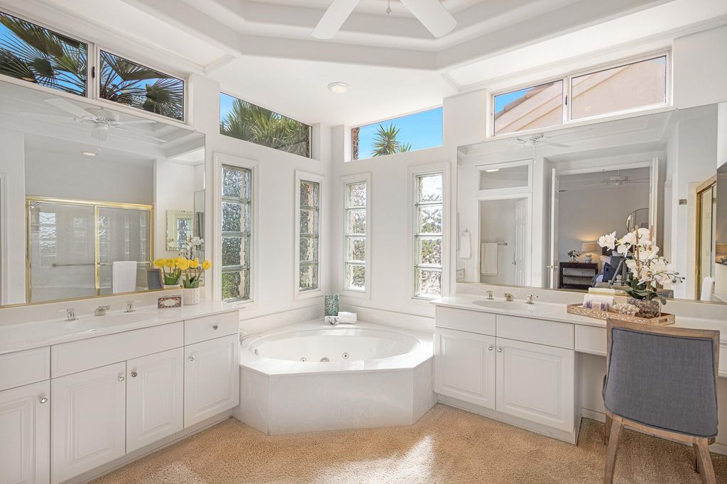 listing image 10992118566596594051