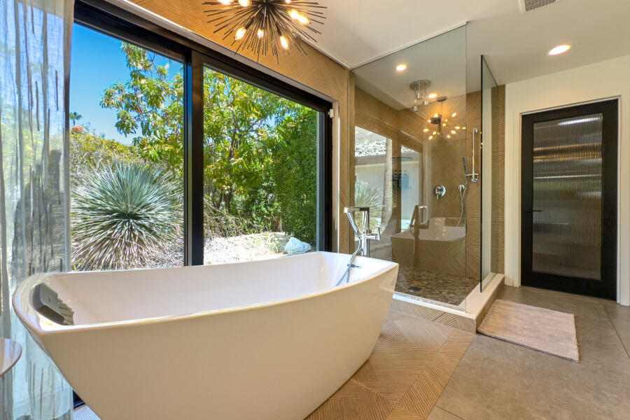 Palm Springs, California 92262, United States, 5 Bedrooms Bedrooms, ,3 BathroomsBathrooms,Residential,Active,187802