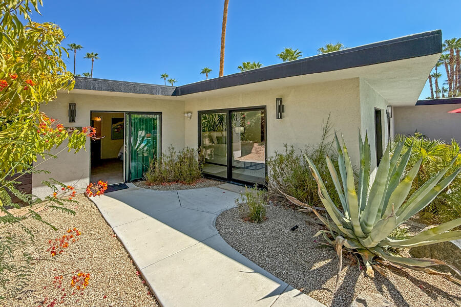 Palm Springs, California 92262, United States, 5 Bedrooms Bedrooms, ,3 BathroomsBathrooms,Residential,Active,187802