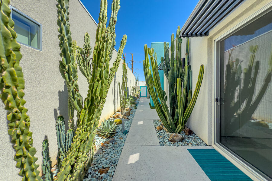 Palm Springs, California 92264, United States, 3 Bedrooms Bedrooms, ,2 BathroomsBathrooms,Residential,Active,117318