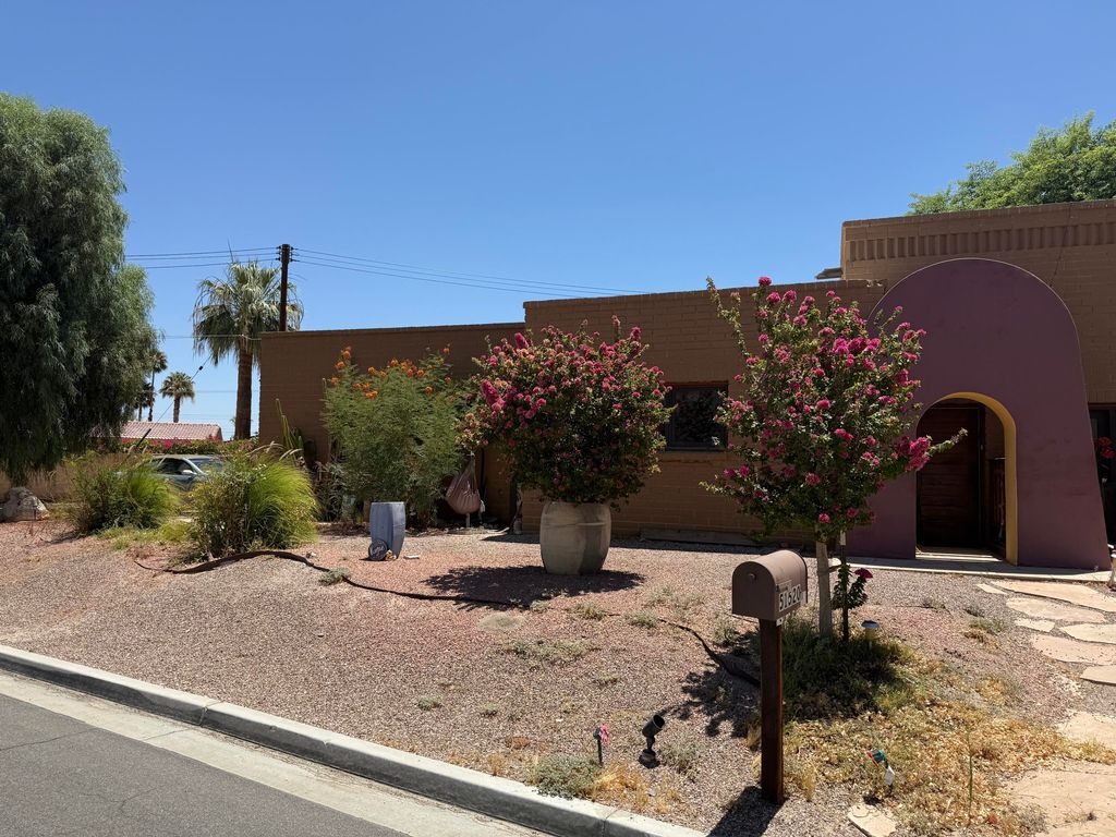 Photo of 51520 Avenida Montezuma, La Quinta, CA 92253 (MLS # 219132693)