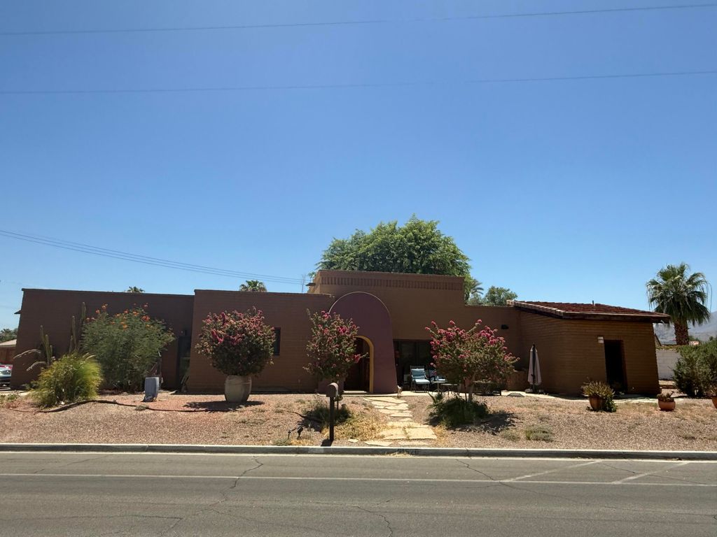 Photo of 51520 Avenida Montezuma, La Quinta, CA 92253 (MLS # 219132693)
