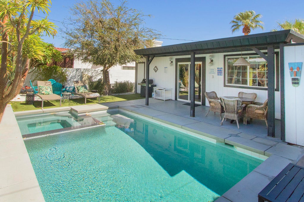 Photo of 51835 Avenida Navarro, La Quinta, CA 92253 (MLS # 219152693)