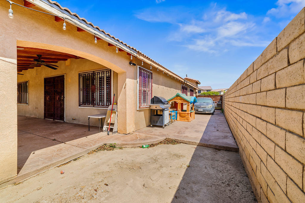 Coachella, California 92236, United States, 4 Bedrooms Bedrooms, ,2 BathroomsBathrooms,Residential,Pending,103155