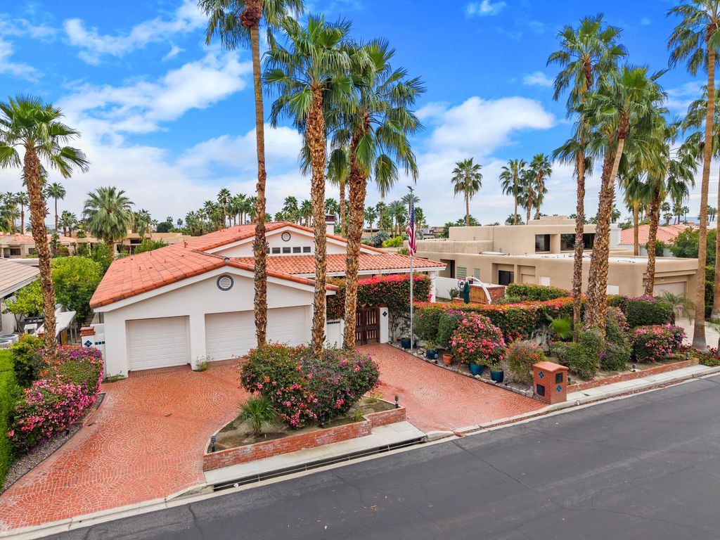 Photo of 55180 Inverness Way, La Quinta, CA 92253 (MLS # 219143928)