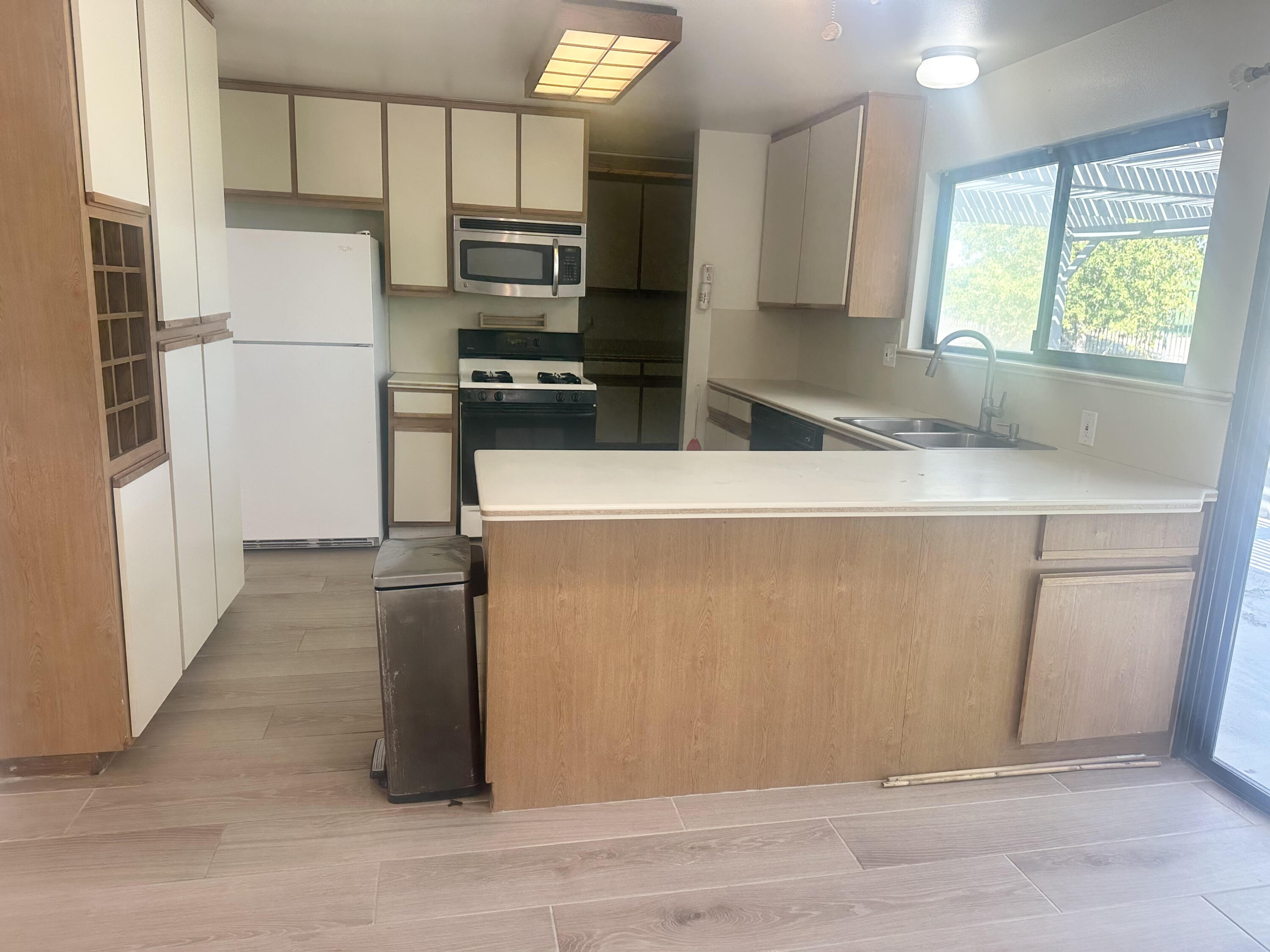 Palm Desert, California 92211, United States, 2 Bedrooms Bedrooms, ,2 BathroomsBathrooms,Residential,Active,228346