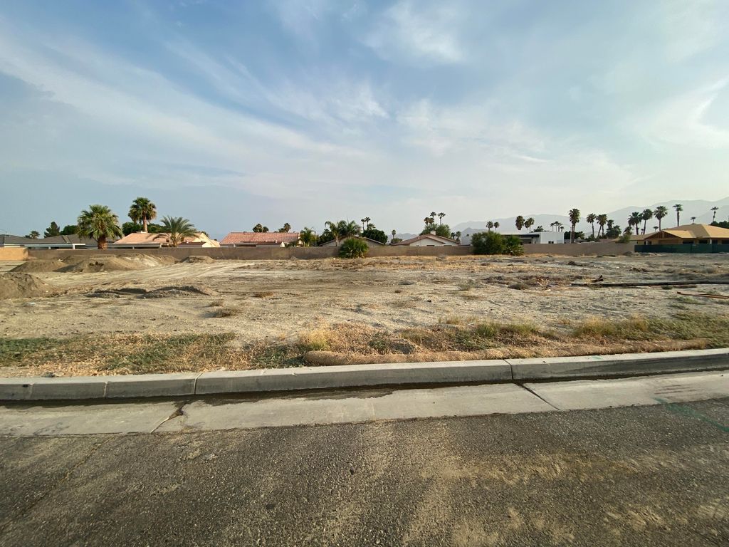 listing image 10992471784573