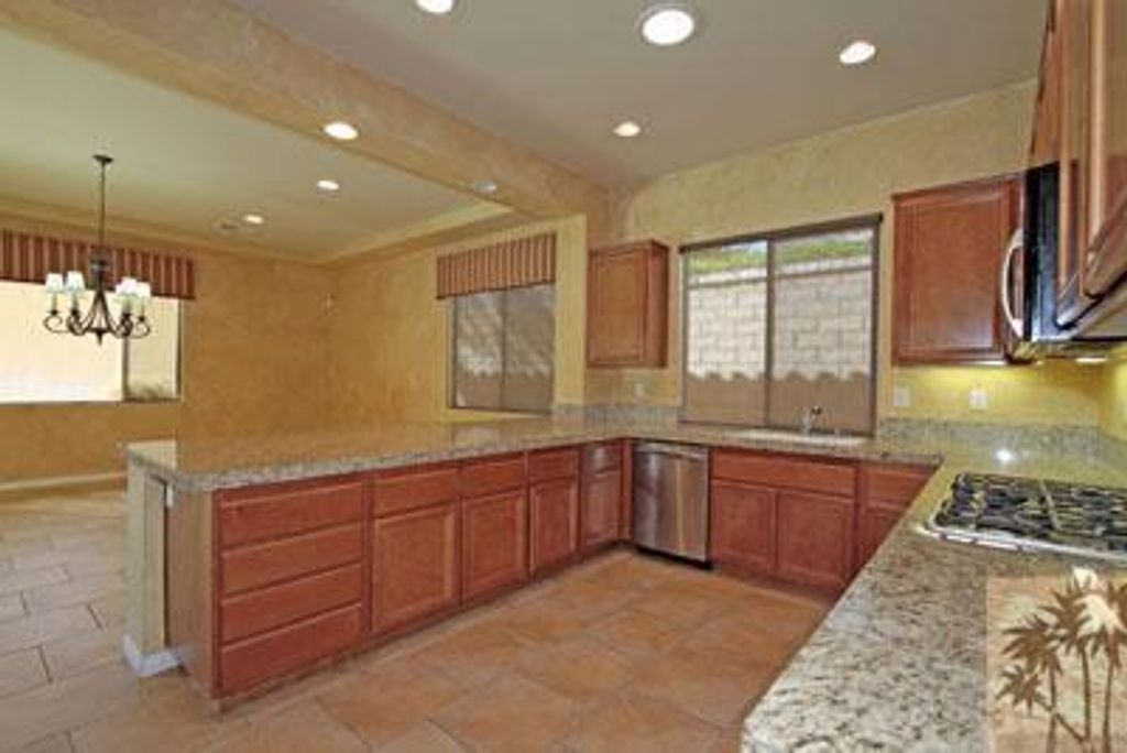listing image 10997001446570840432