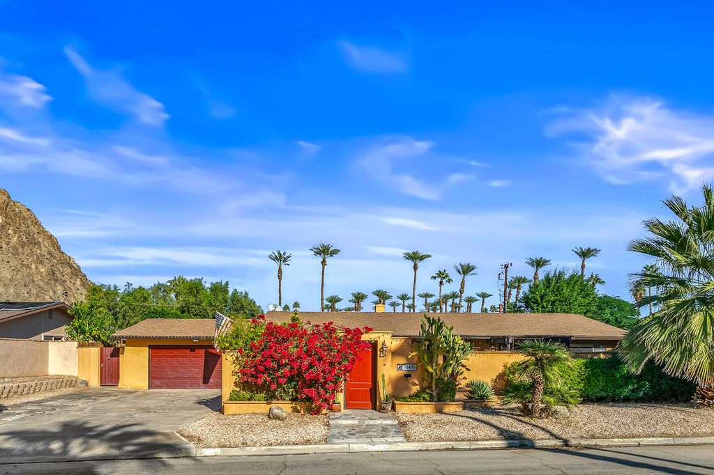 Photo of 78430 Crestview Terrace, La Quinta, CA 92253 (MLS # 219139327)