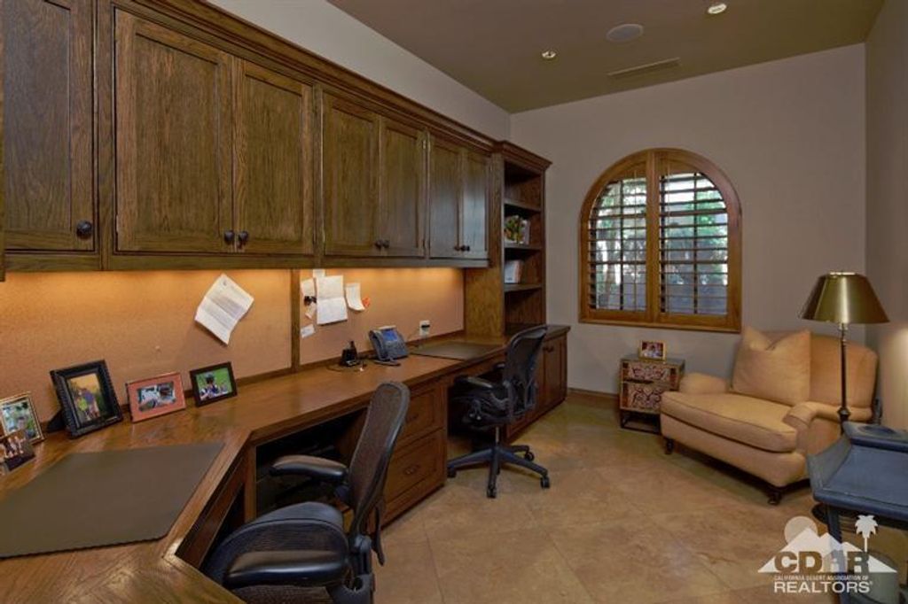 listing image 10990303962186021403