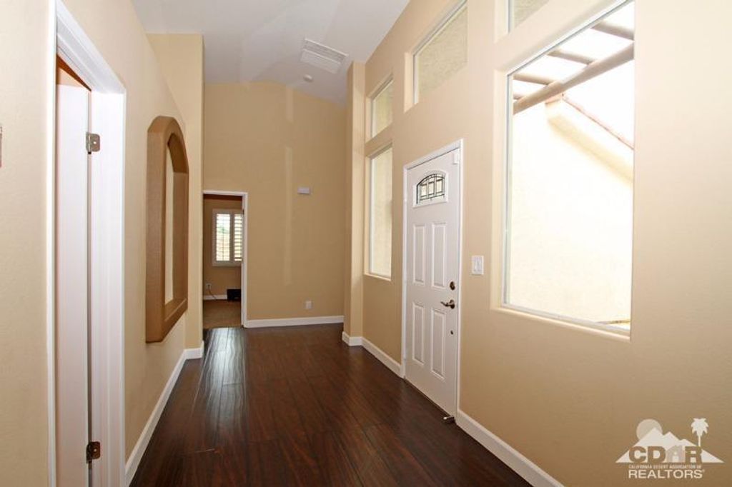 listing image 10996679749442683101