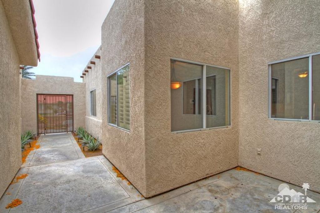 listing image 10996558674326767254