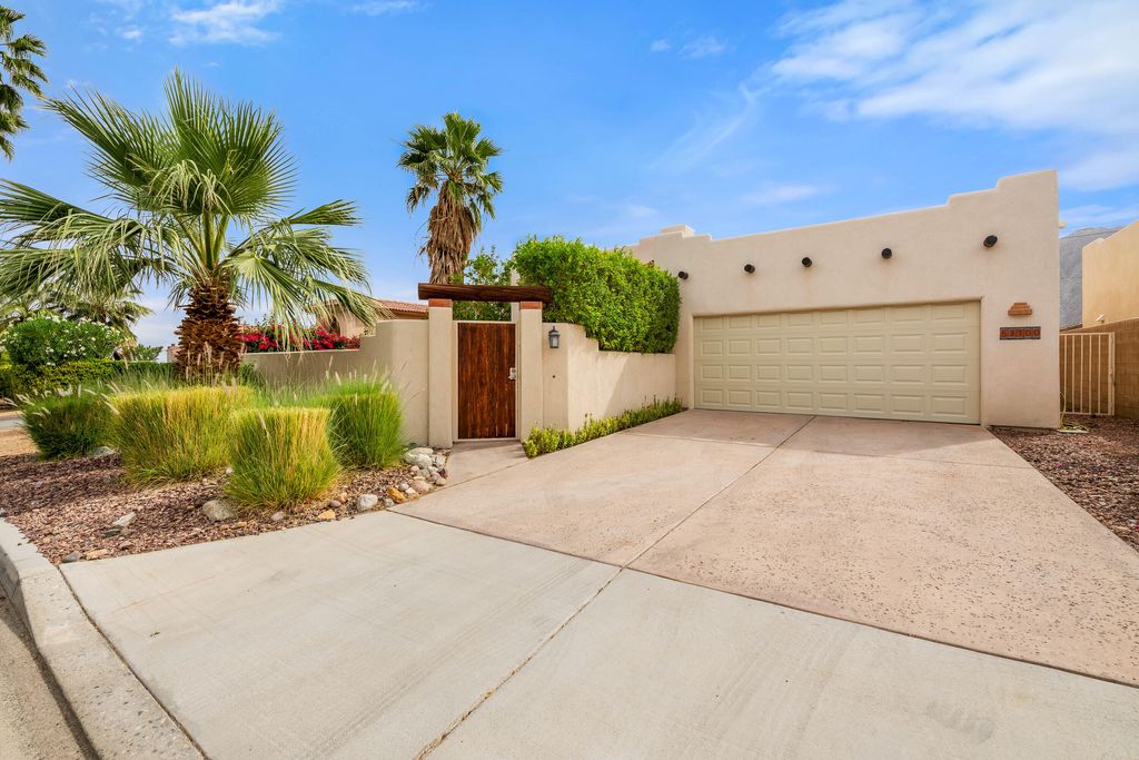 Photo of 53100 Avenida Vallejo, La Quinta, CA 92253 (MLS # 219145617)