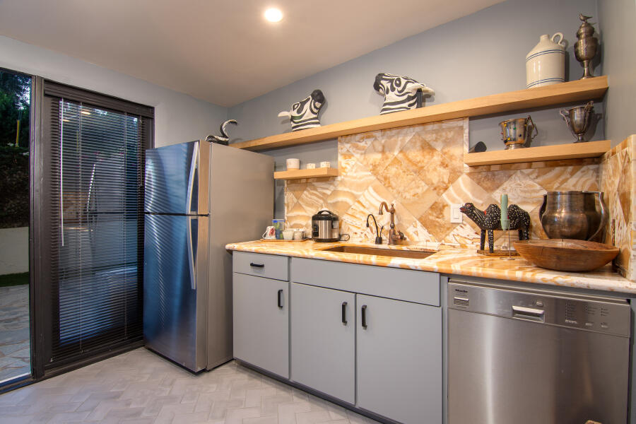 Palm Springs, California 92264, United States, 7 Bedrooms Bedrooms, ,5 BathroomsBathrooms,Residential,Active,242092