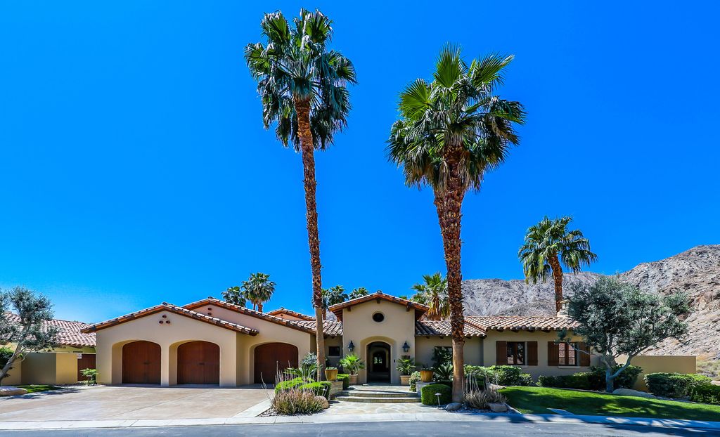 Photo of 77205 Loma Vista, La Quinta, CA 92253 (MLS # 219141119)