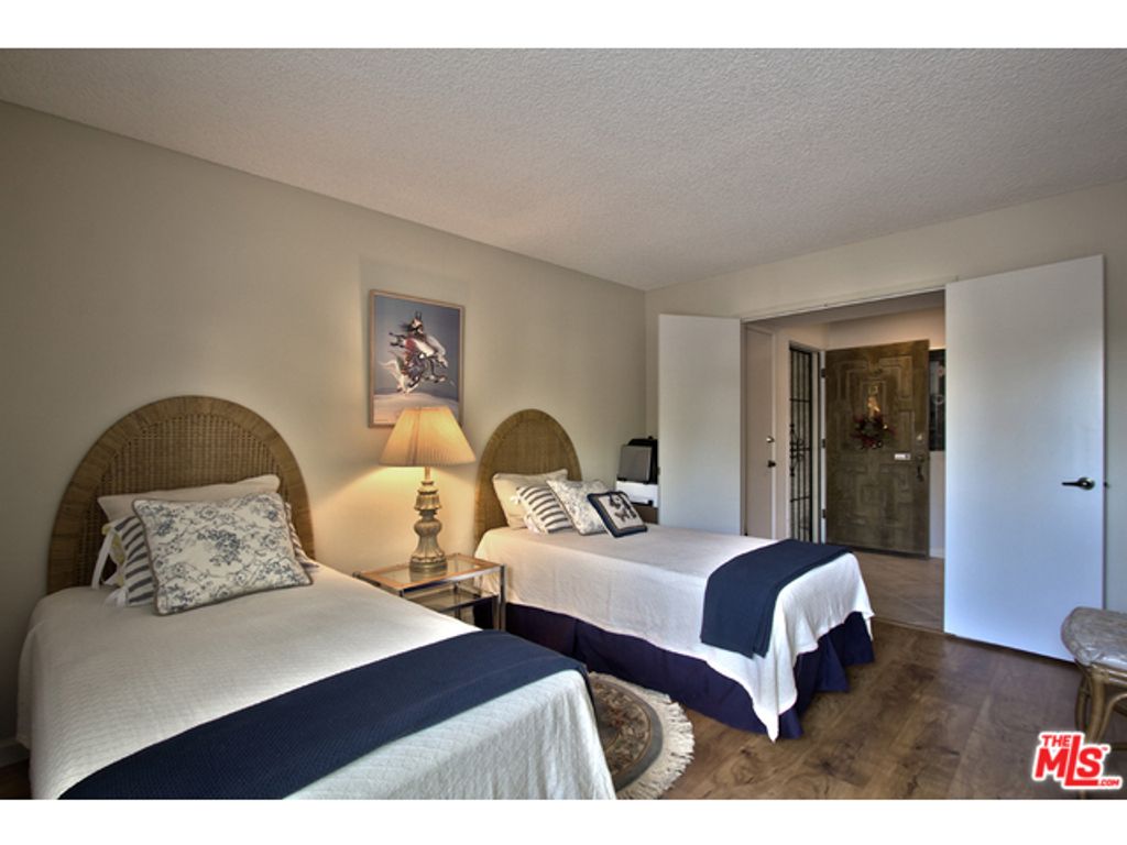 listing image 10996995667946524384