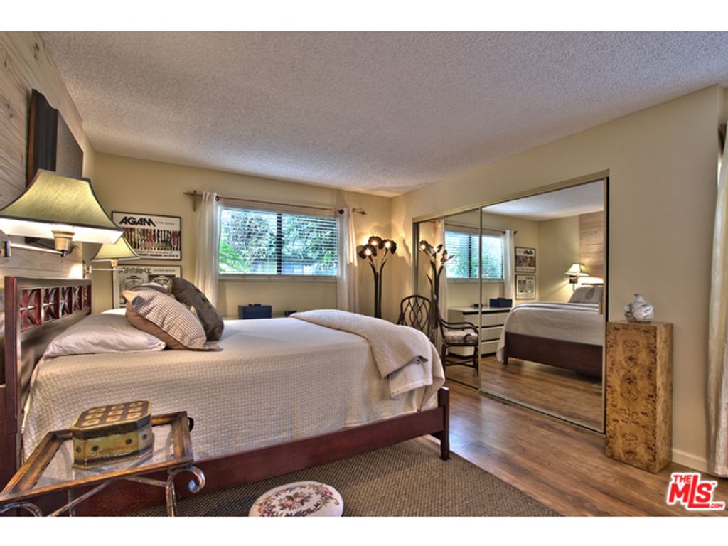 listing image 10990728813926391597