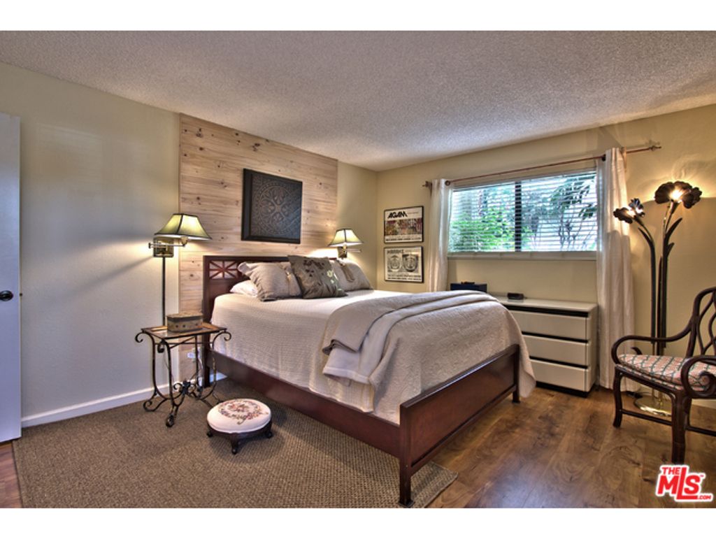 listing image 10994545206206729808