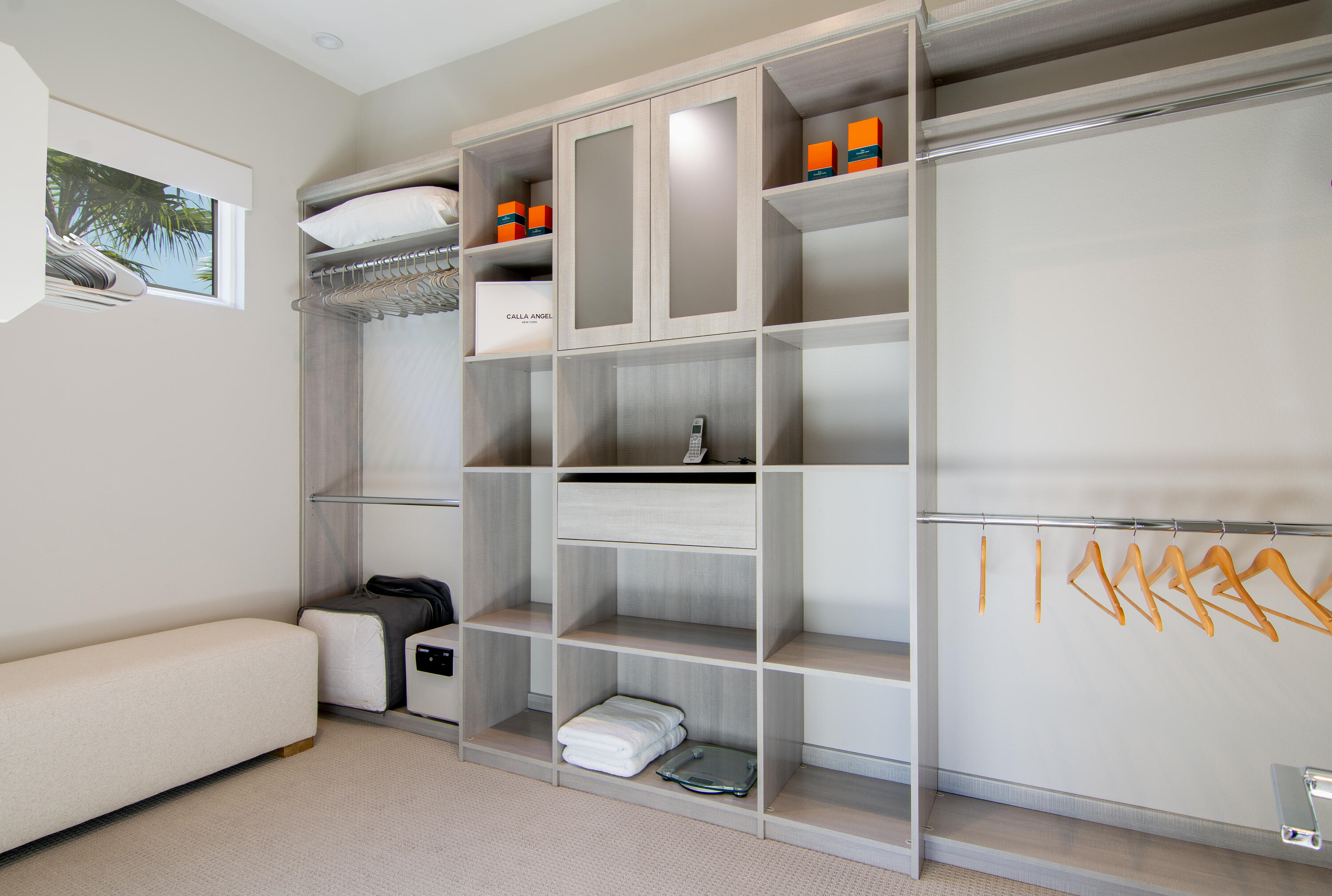 Palm Springs, California 92262, United States, 3 Bedrooms Bedrooms, ,2 BathroomsBathrooms,Residential,Active,252199