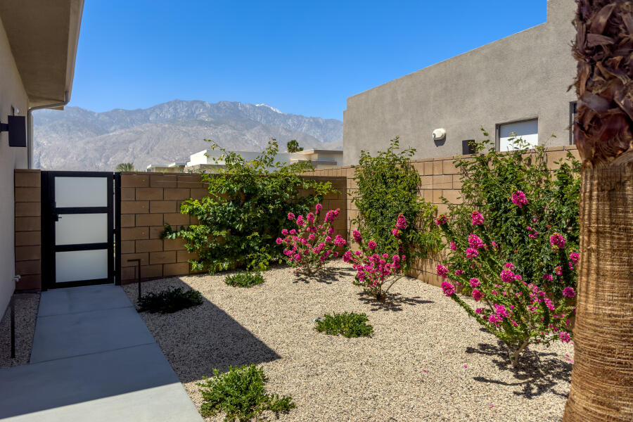 Palm Springs, California 92262, United States, 3 Bedrooms Bedrooms, ,2 BathroomsBathrooms,Residential,Active,252199