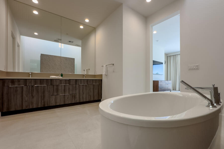 Palm Springs, California 92262, United States, 3 Bedrooms Bedrooms, ,2 BathroomsBathrooms,Residential,Active,252199