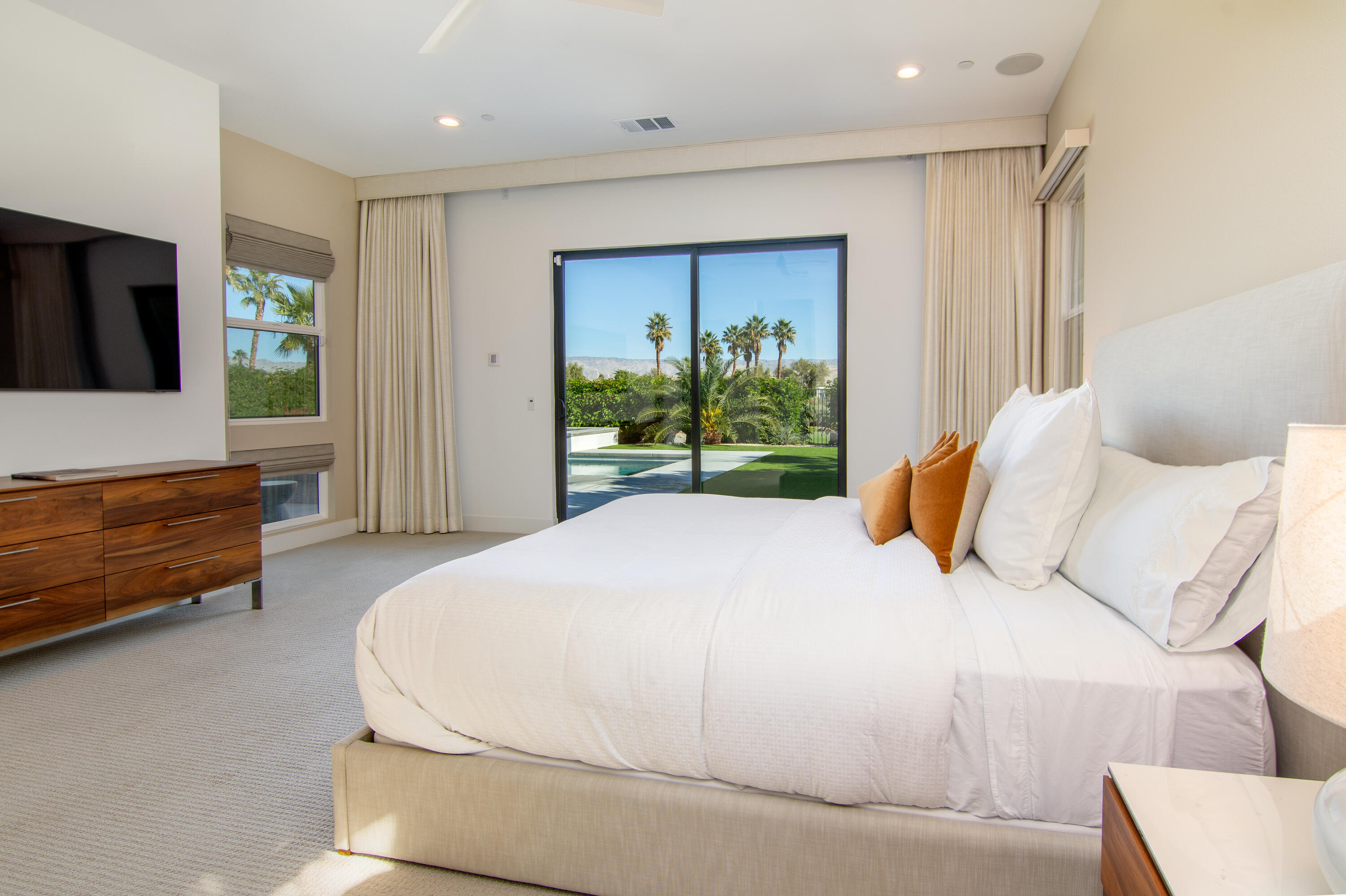 Palm Springs, California 92262, United States, 3 Bedrooms Bedrooms, ,2 BathroomsBathrooms,Residential,Active,252199