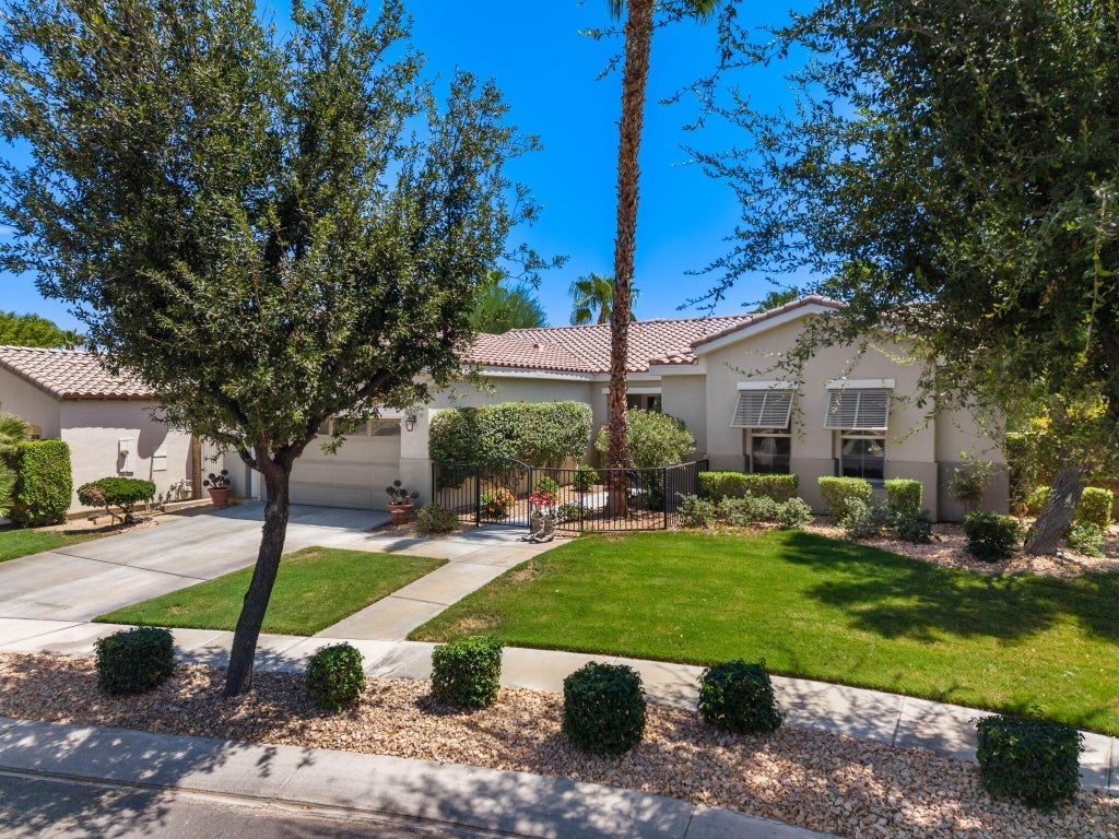 Photo of 60582 Silver Torch Circle, La Quinta, CA 92253 (MLS # 219151258)