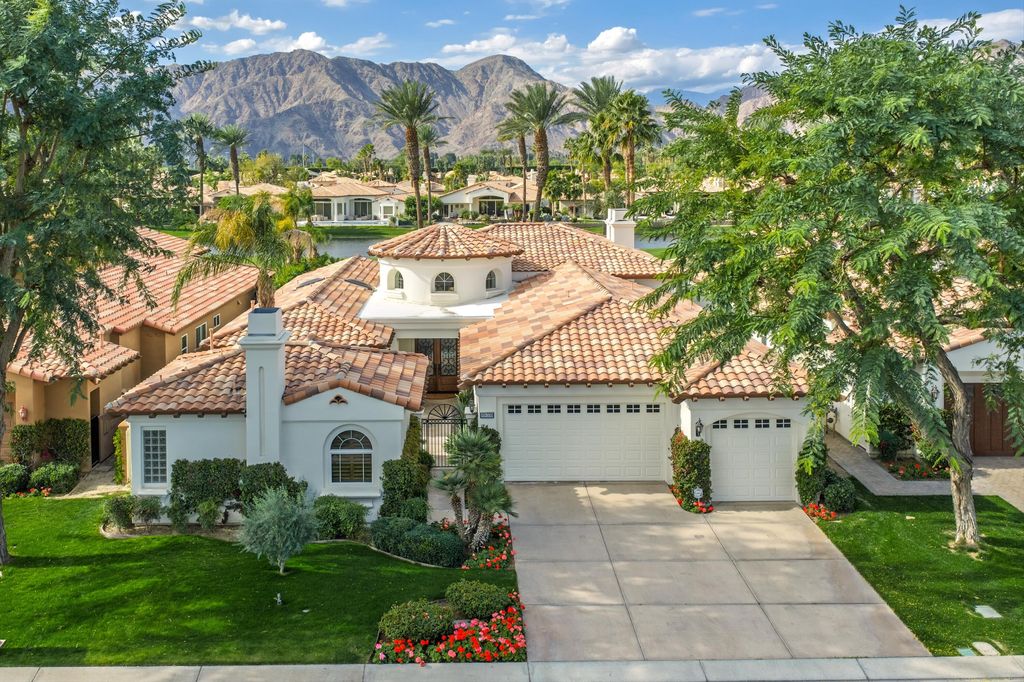 Photo of 49559 VÃ­A Conquistador, La Quinta, CA 92253 (MLS # 219142191)