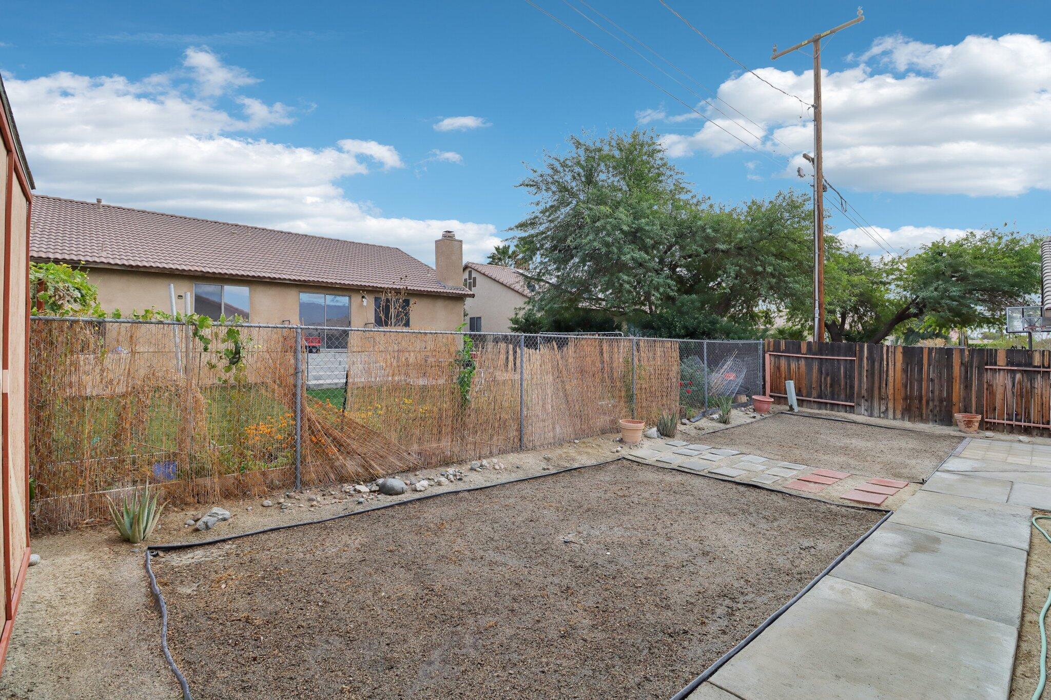 Desert Hot Springs, California 92240, United States, 3 Bedrooms Bedrooms, ,2 BathroomsBathrooms,Residential,Pending,24832