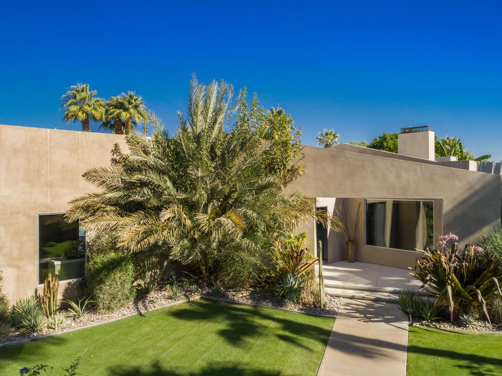 Photo of 46370 Cameo Palms Drive, La Quinta, CA 92253 (MLS # 219141999)