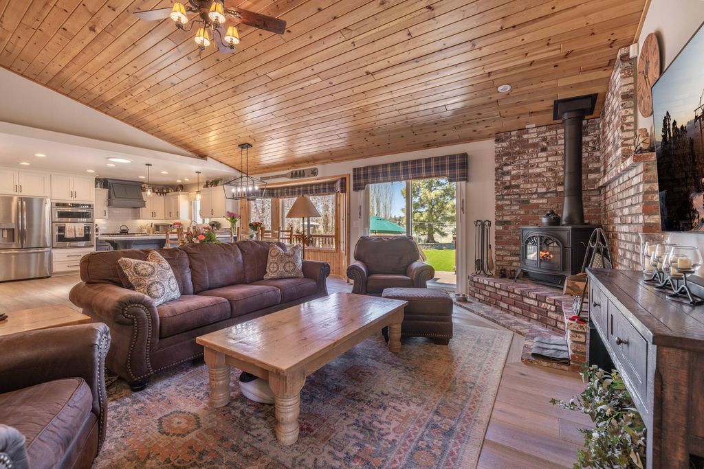 listing image 10991981460072625473