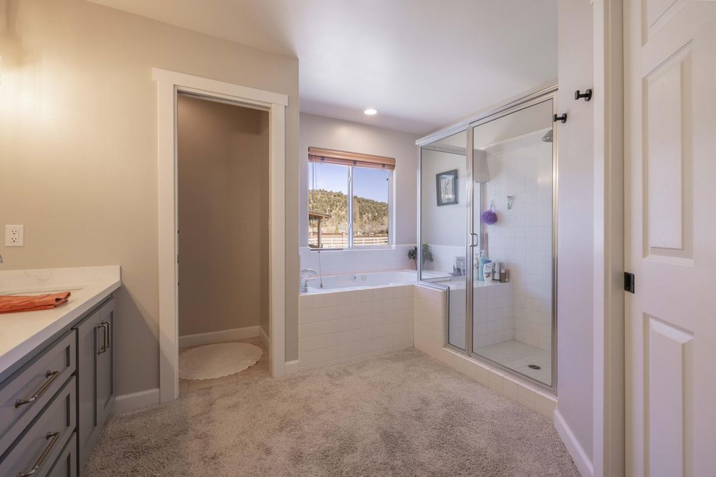 listing image 10997943048789093166