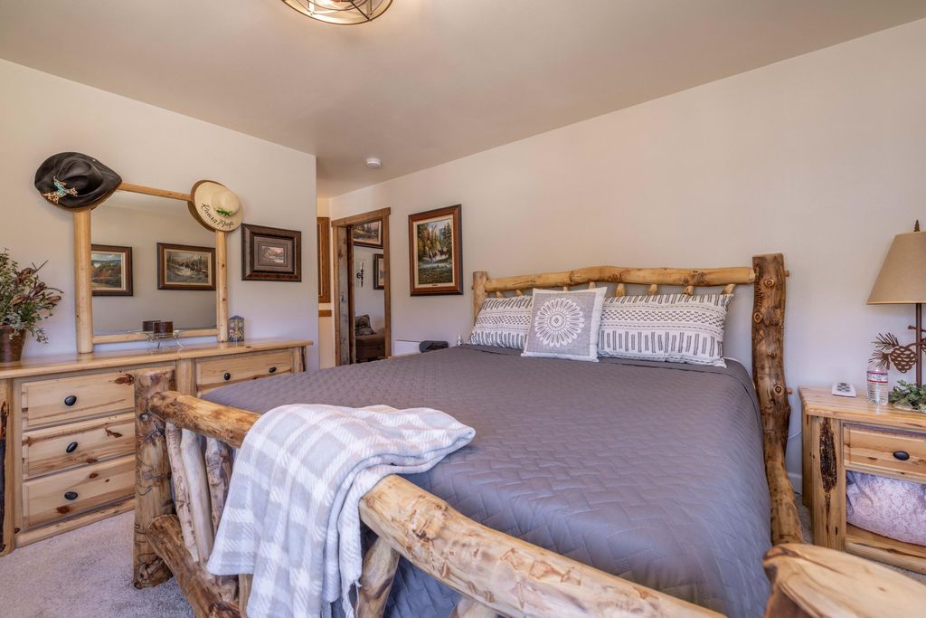 listing image 10990107703141178298