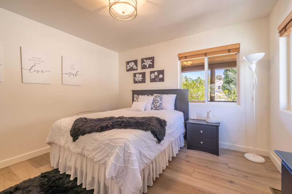 listing image 10992133606547846548