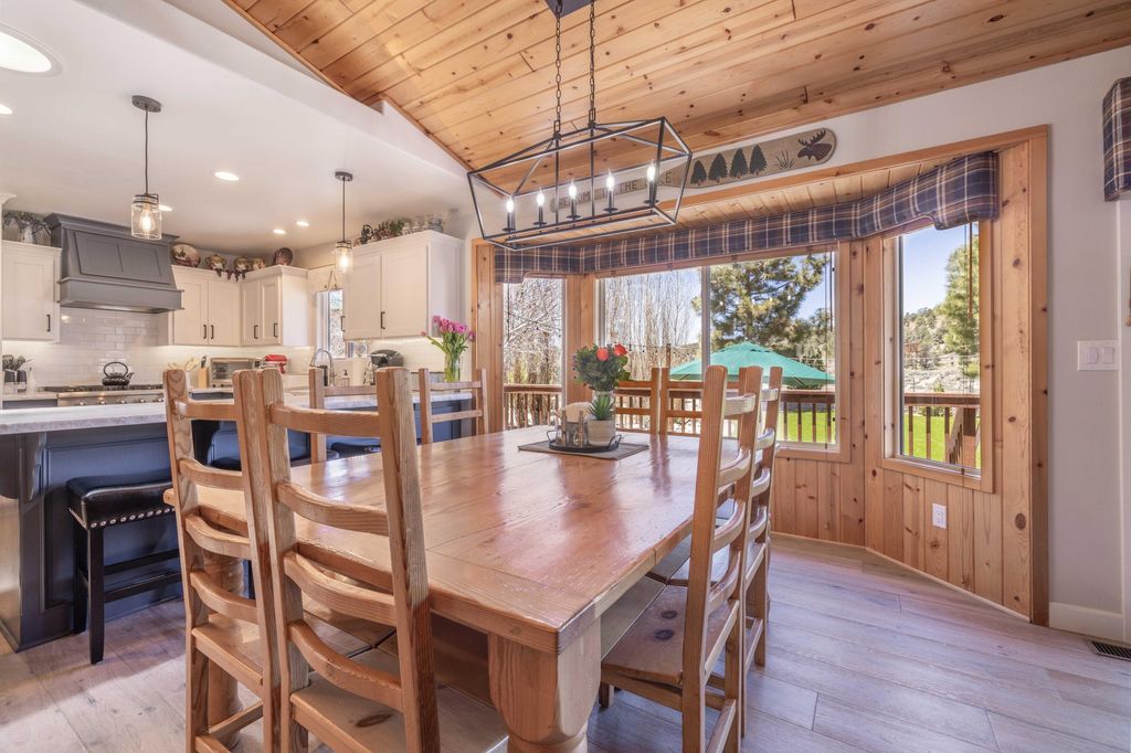 listing image 10994641056386657710