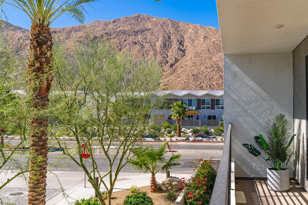 listing image 10995322850756745875