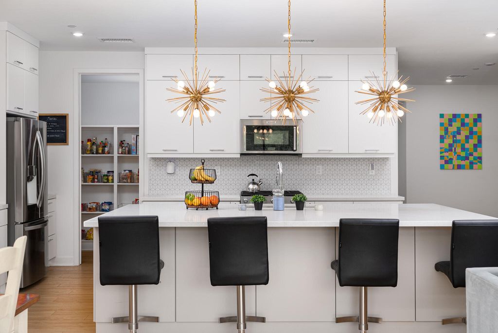 listing image 10990031946981916208