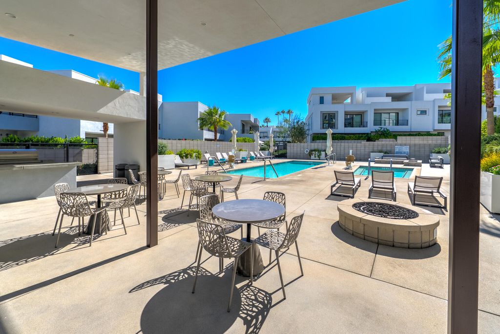 listing image 10995493473648214165