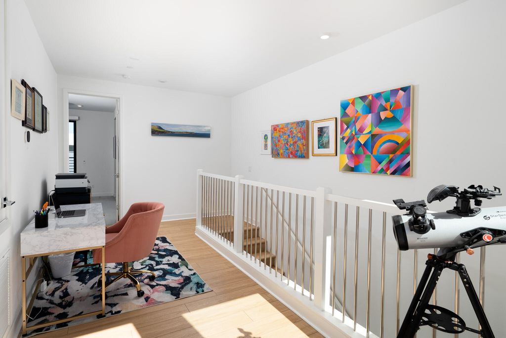 listing image 10994942194270367108