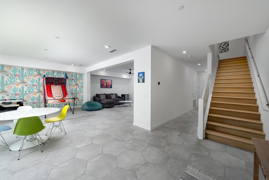 listing image 10995147980702270207