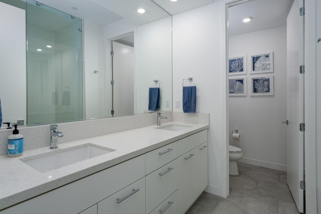 listing image 10998130804970431081