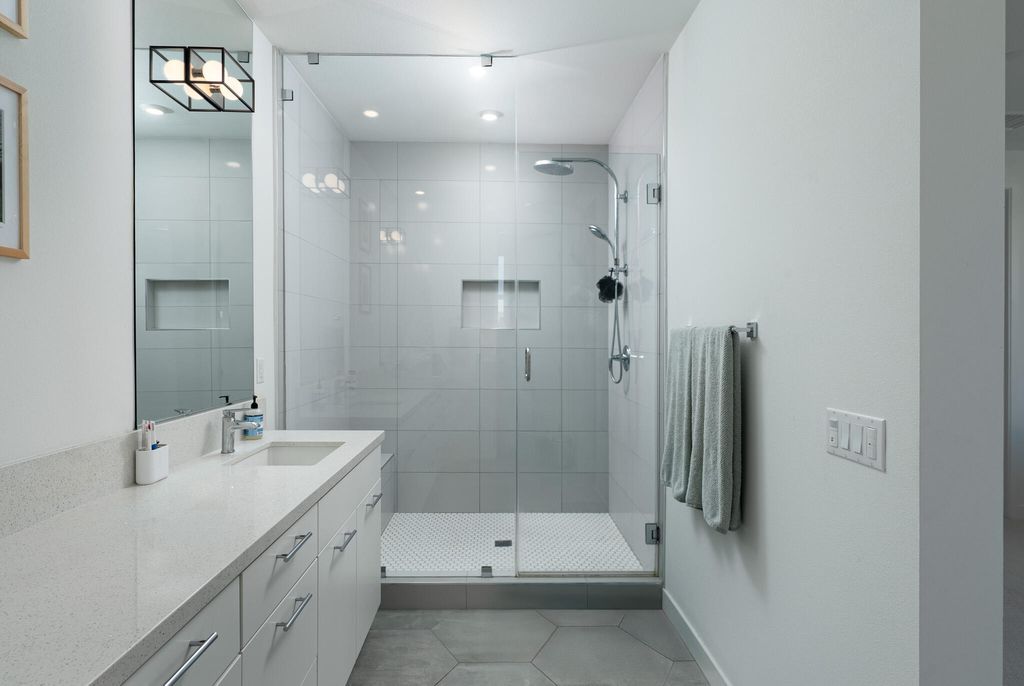 listing image 10995061679125670473