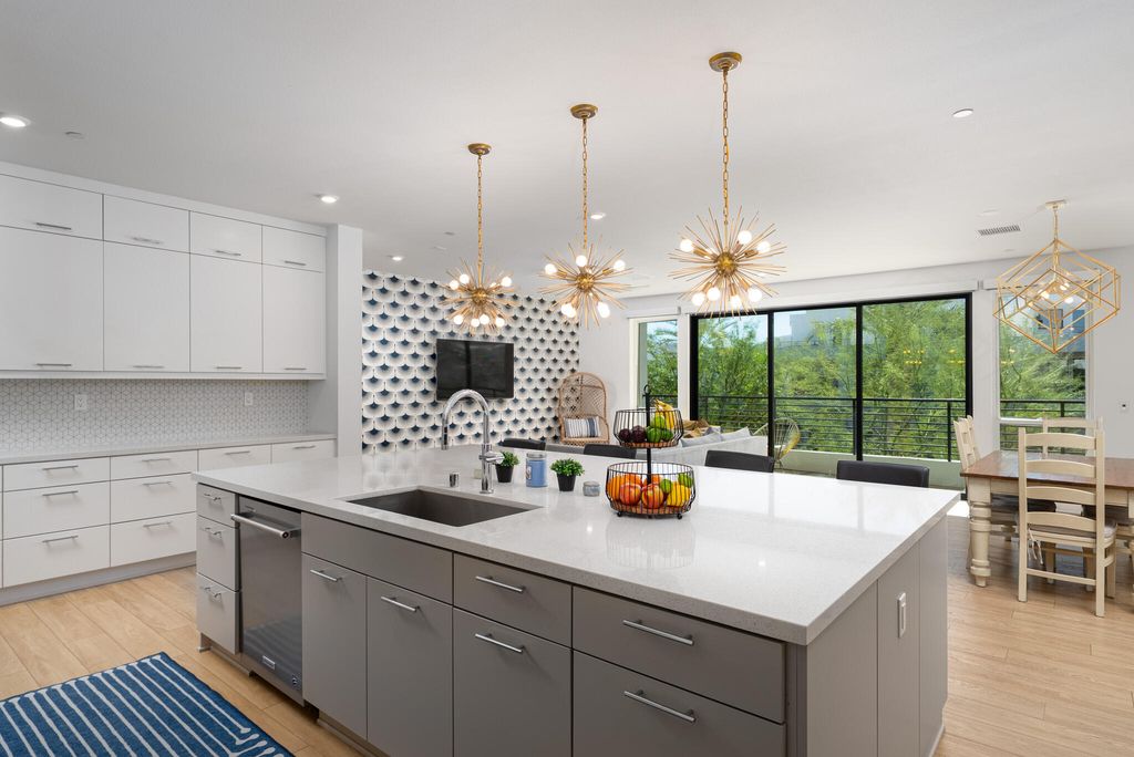 listing image 10998166963572280664