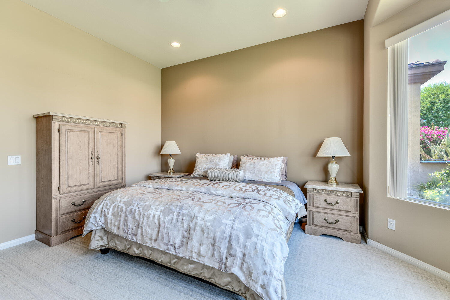 Indio, California 92201, United States, 2 Bedrooms Bedrooms, ,2 BathroomsBathrooms,Residential,Active,241412